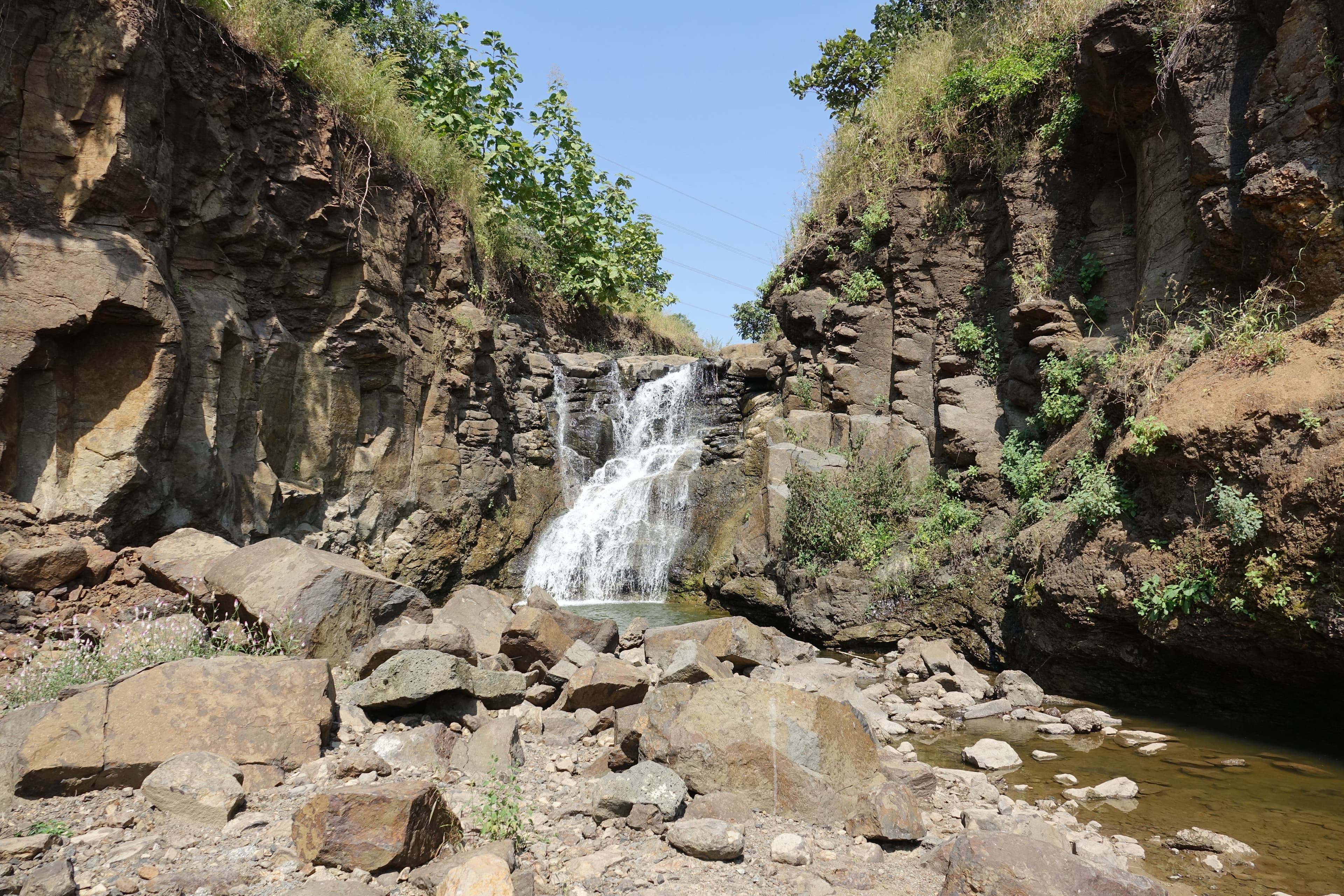 Water Levels Change What You See